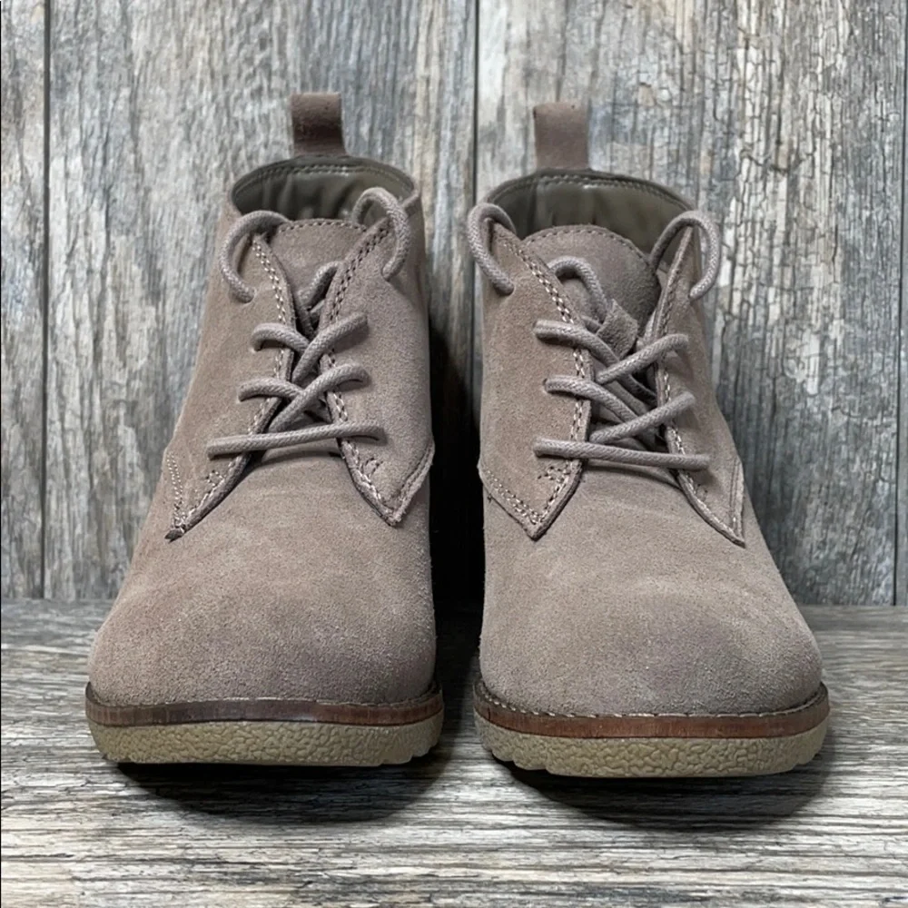 Sonoma suede platform 6.5 med